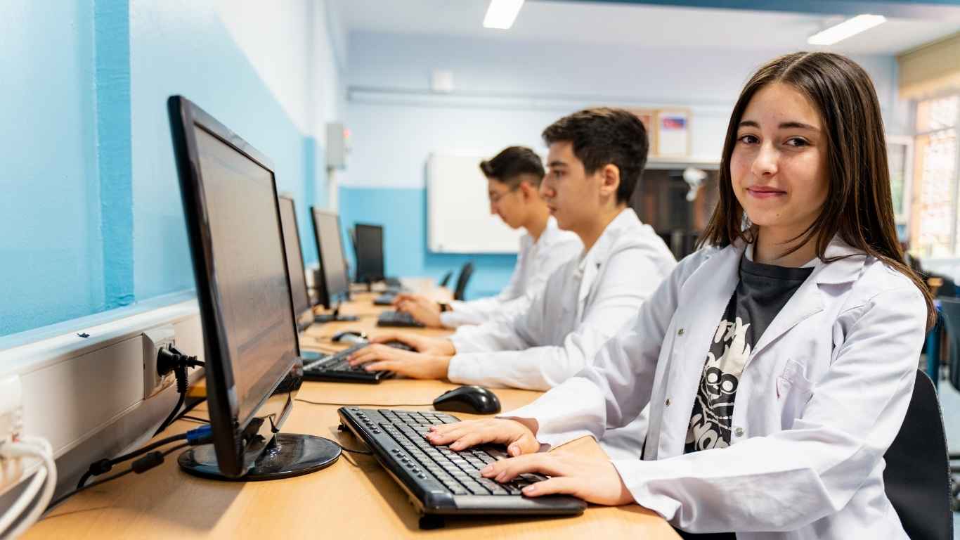 Quality Computer Education in Vallioor